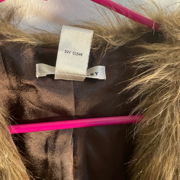 NWOT WD-NY Faux Fur Vest Size Small Make An Offer - Picture 8 of 8